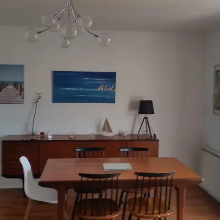Tres Bel Appartement Centre Ville 2 Mn Plages Et Marche Dinard Exterior photo